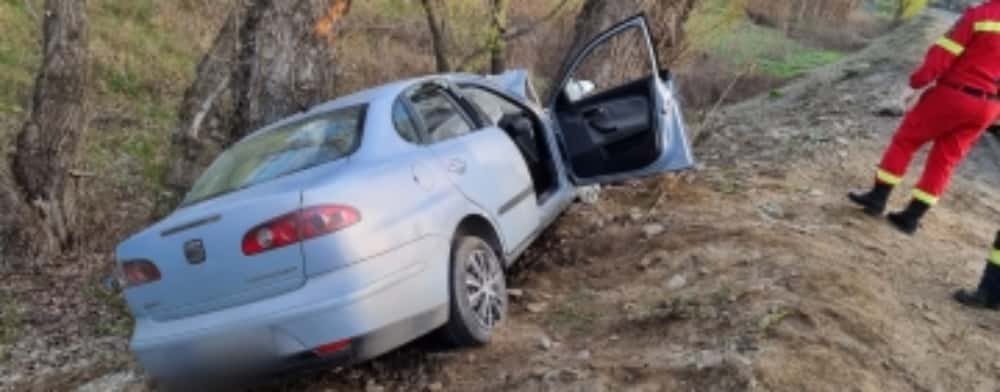 Accident în comuna Gura Vitioarei. O șoferiță a fost grav rănită 