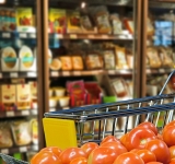 Programul supermarket-urilor, de Paște. Un singur lanț de magazine le dă liber tuturor angajaților două zile!