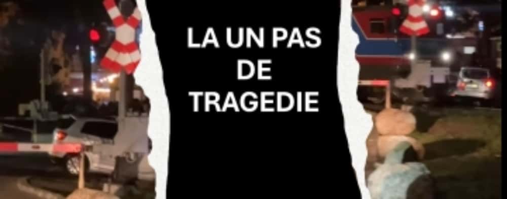 Accident feroviar la Bușteni. Un autoturism blocat pe calea ferată, lovit în plin de un tren