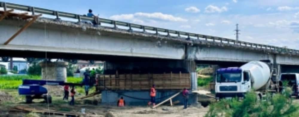 CNAIR a suspendat lucrările la podul de la Blejoi, peste râul Teleajen. Circulația a fost reluată