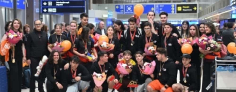 Echipa de robotică Eastern Foxes, întâmpinată și de președintele CJ Prahova, Virgiliu Nanu, la întoarcerea de la Campionatul Mondial din Statele Unite