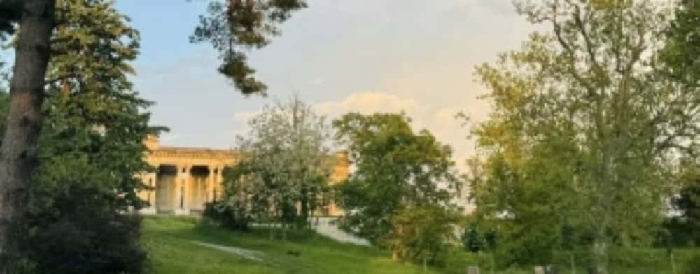 Unde poți petrece ziua de 1 Mai: la Domeniul Cantacuzino de la Florești!