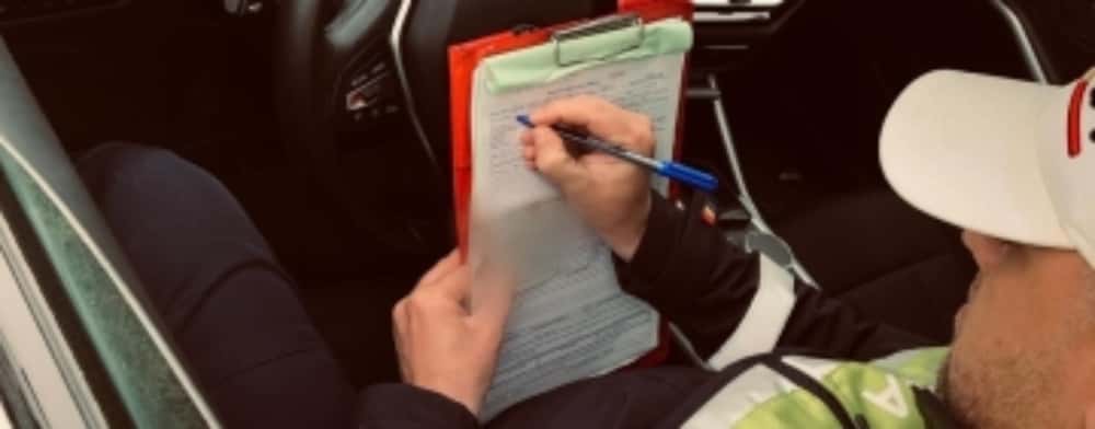 Ai parcat fără drept pe locurile destinate persoanelor cu dizabilități? Polițiștii te sancționează!