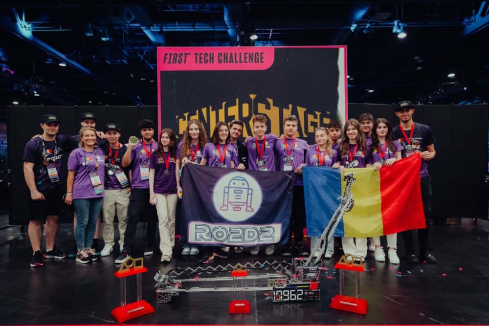 Și echipa de robotică Ro2D2, de la Mihai Viteazul - premiată de Consiliul Județean Prahova