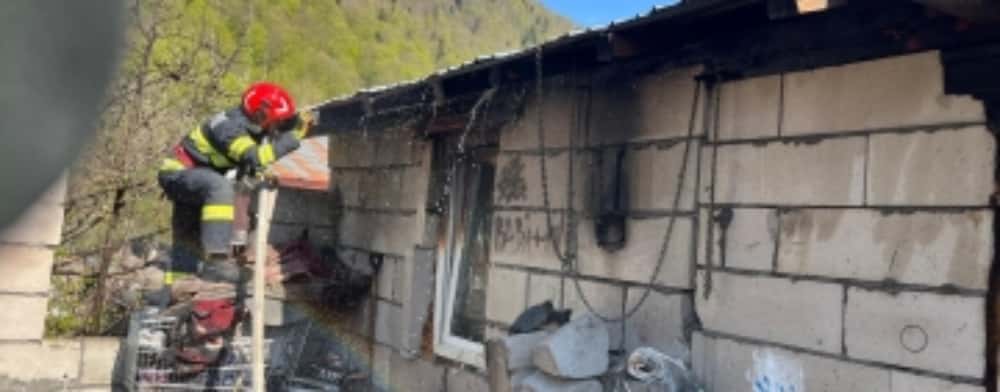 Incendiu la o locuință din Azuga, de 1 Mai