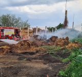 10 tone de baloți au ars într-un incendiu, în comuna Puchenii Mari