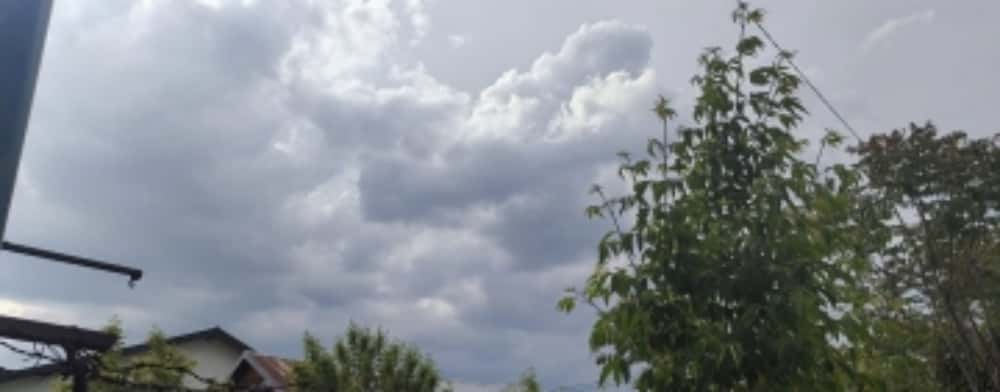 Nori amenințători peste Ploiești. Prahova, sub cod galben de ploi și vijelii
