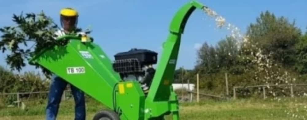 Primăria Păulești plătește sume colosale pentru tocatul frunzei, la propriu. Cui i-a încredințat primarul Sandu Tudor această ”operațiune”