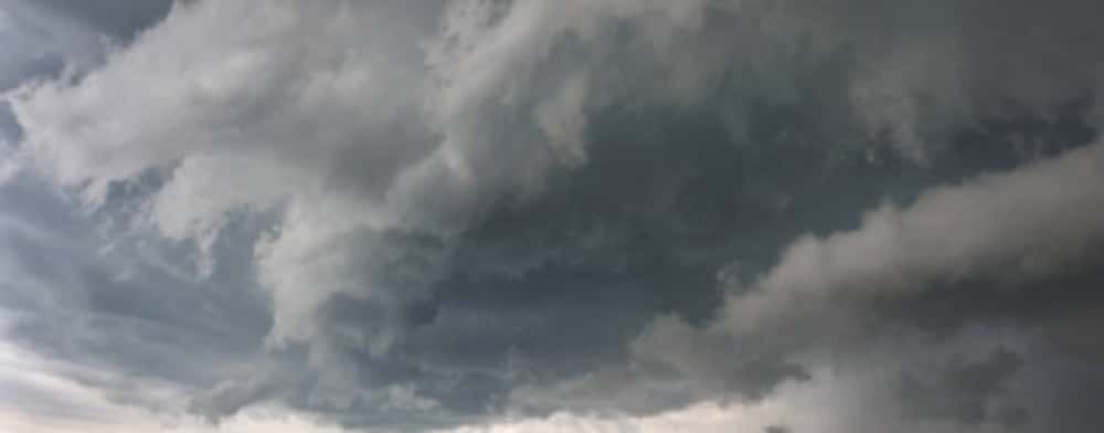 Cod portocaliu de vijelii și grindină în Prahova. Localități vizate 