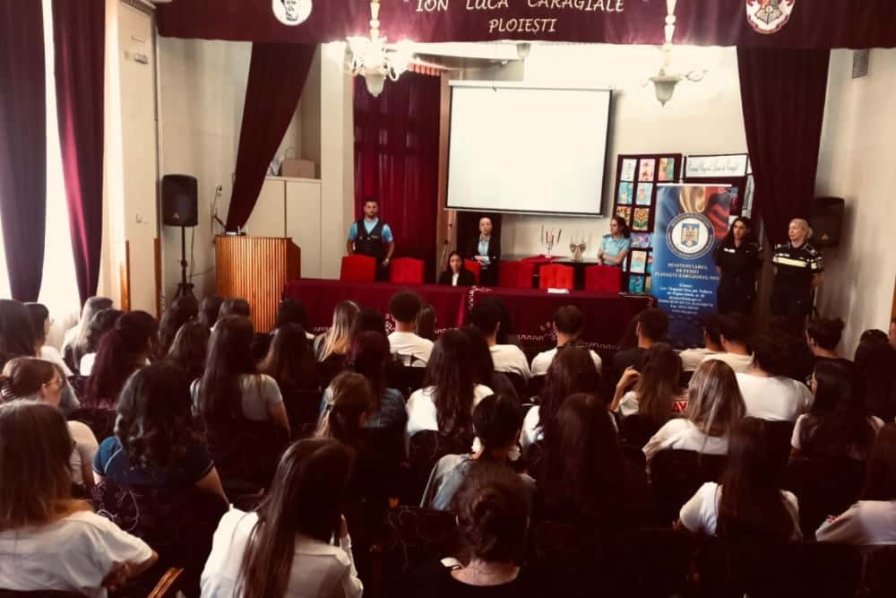 Sute de elevi prahoveni au participat, săptămâna trecută, la campania ”Școala în siguranță”