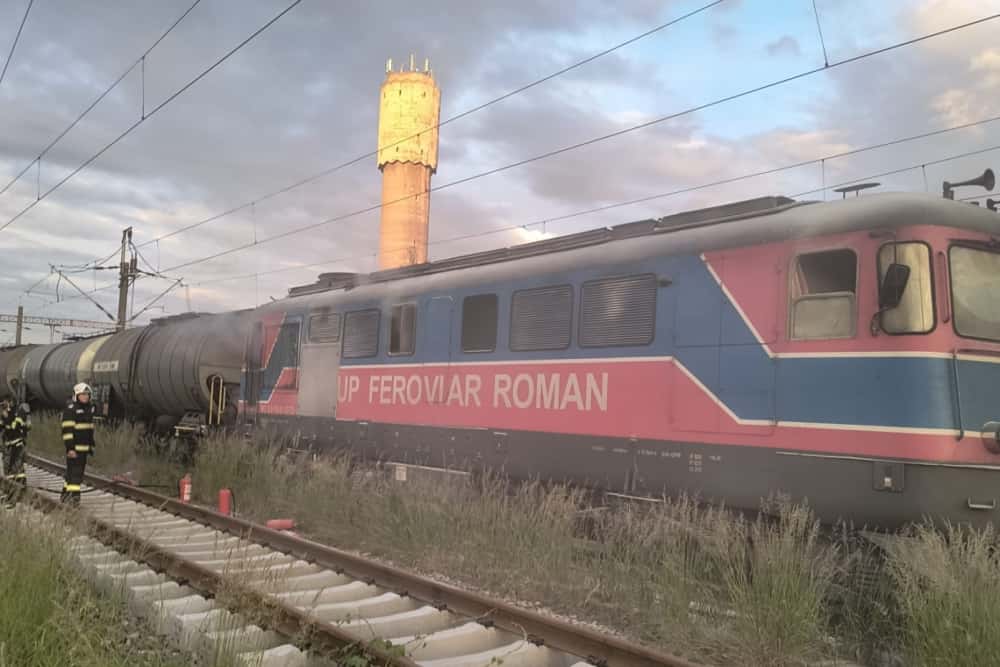 La un pas de dezastru! Incendiu în locomotiva unui tren cu țiței, la Valea Călugărească