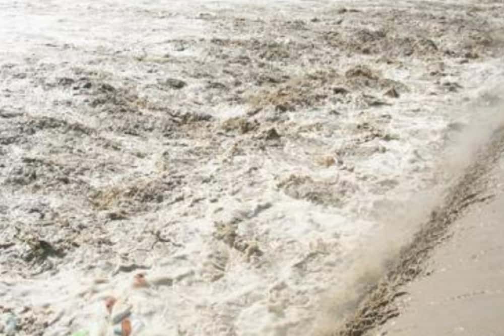 Avertizare de inundații pe râul Teleajen, până mâine, în aval de barajul de la Măneciu!