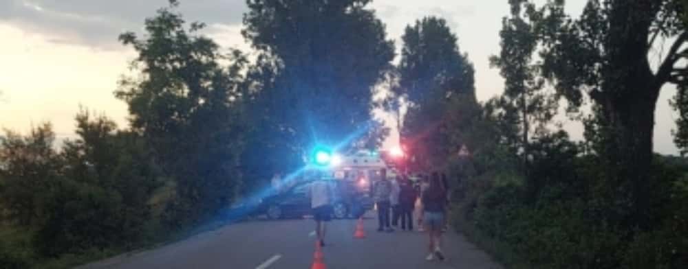 Trei copii și un adult, răniți într-un accident produs la ieșirea din Brazi spre Pisculești