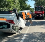 Accident rutier între Plopeni și Găgeni. Un autoturism s-a răsturnat