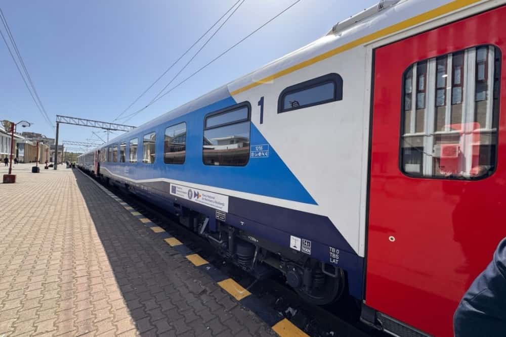 Prin Ploiești Vest vor trece trenuri modernizate ale CFR Călători, spre Constanța, pe ruta Brașov-București-Constanța și retur