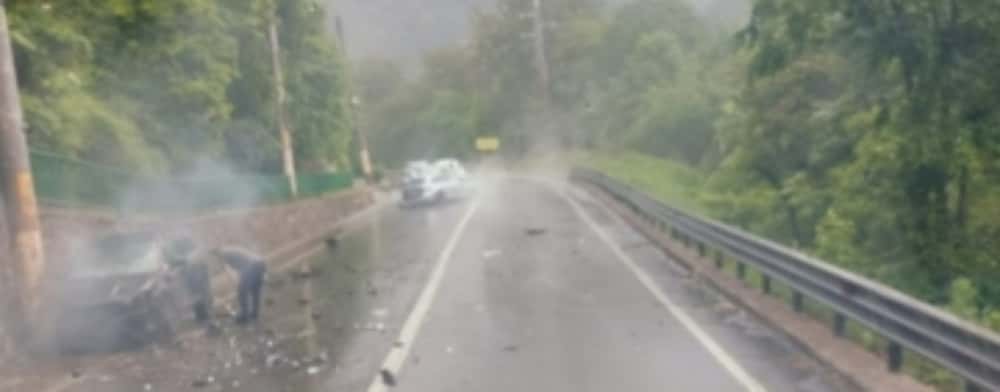 Accident cu trei victime la Sinaia. Printre răniți sunt și doi copii - o fetiță și un băiat