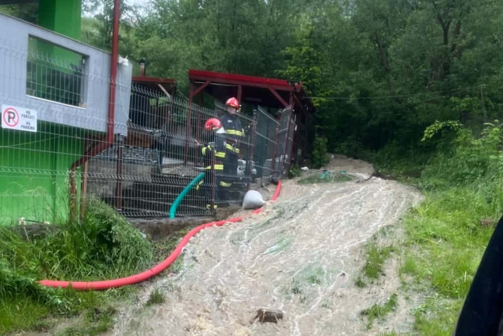 Inundații în Bușteni