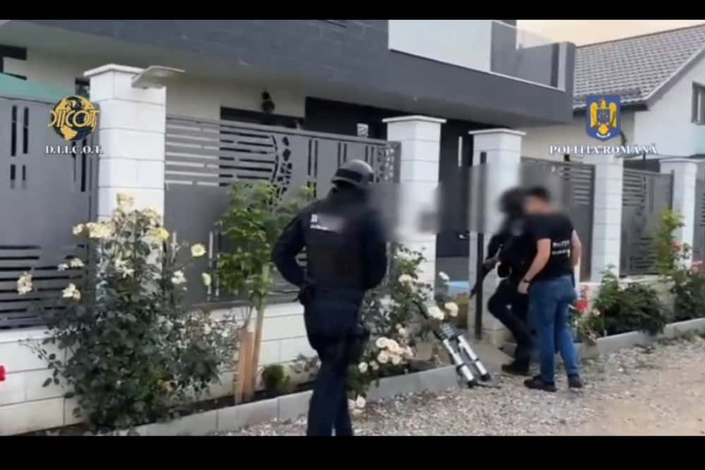 Prahova/ 27 de tineri din familii modeste, racolați de o grupare de proxeneți. Infractorii au făcut milioane de lei din exploatarea sexuală a tinerilor