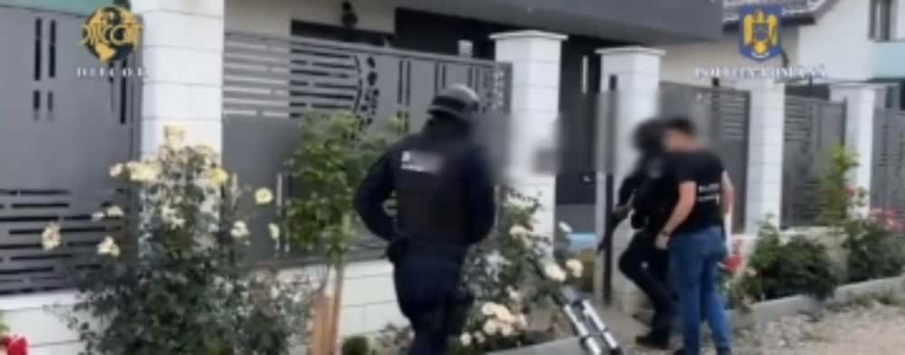 Prahova/ 27 de tineri din familii modeste, racolați de o grupare de proxeneți. Infractorii au făcut milioane de lei din exploatarea sexuală a tinerilor