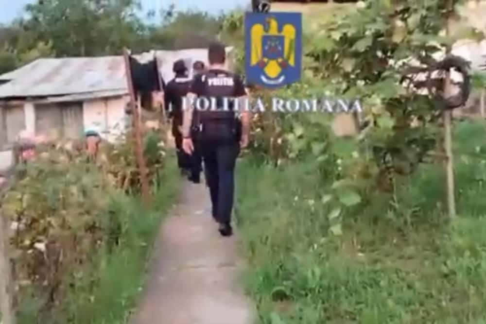 Bătăuși din Boldești Scăeni și din trei comune din Prahova, ”vizitați” de polițiști, miercuri dimineață