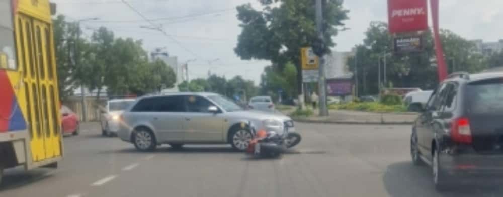 Motociclist rănit într-un accident produs la intersecția Șoseaua Vestului - strada Deltei din Ploiești