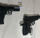 Adolescent împușcat cu pistol de tip airsoft, într-un parc din Ploiești. Doi tineri au fost arestați preventiv