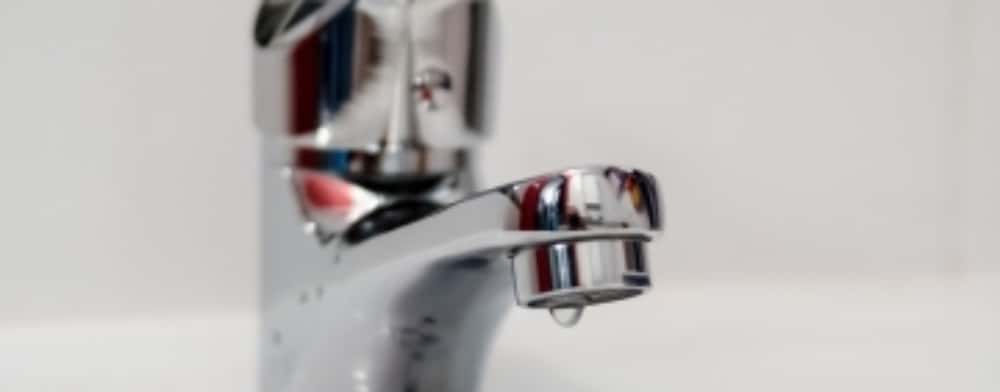 Hidro Prahova anunță întreruperea temporară a furnizării apei în mai multe localități din Prahova, din cauza unor manevre la Barajul Paltinu