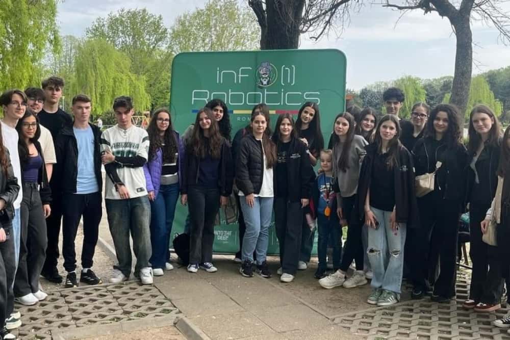 Echipa infO(1)Robotics, calificată la Chicago Robotics Invitational 2025, are nevoie de sprijin financiar pentru a ajunge în Statele Unite. Apel către firmele prahovene