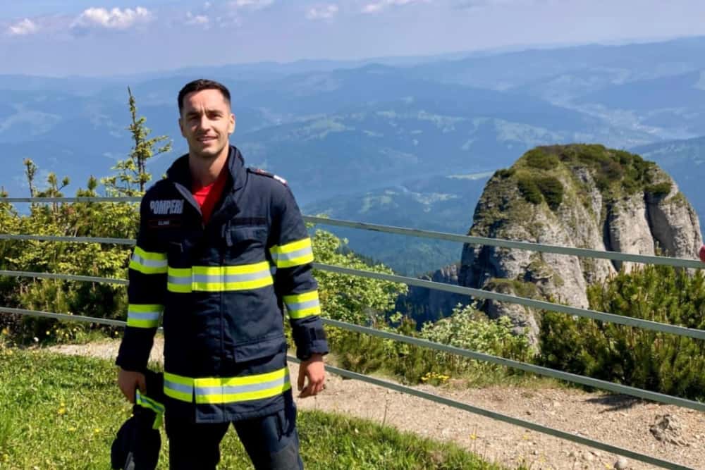 Pompierul sinăian Răzvan Clinci, rezultat remarcabil la competiția ”Scări pe Toaca”
