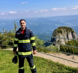 Pompierul sinăian Răzvan Clinci, rezultat remarcabil la competiția ”Scări pe Toaca”
