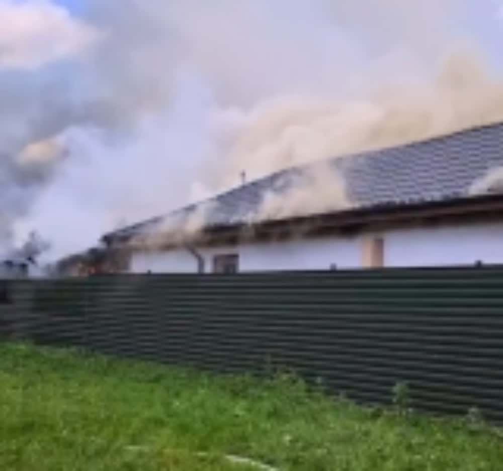 Incendiu într-o gospodărie din comuna Măgurele. O casă și o anexă, cuprinse de flăcări