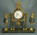 Exponatul lunii iunie la Muzeul Ceasului: o pendulă de masă realizată în Franța