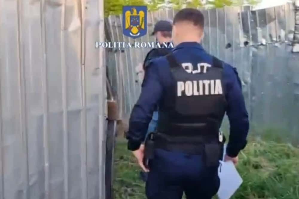 Polițiștii prahoveni au făcut percheziții într-o comună din Dâmbovița, la un suspect de furt calificat