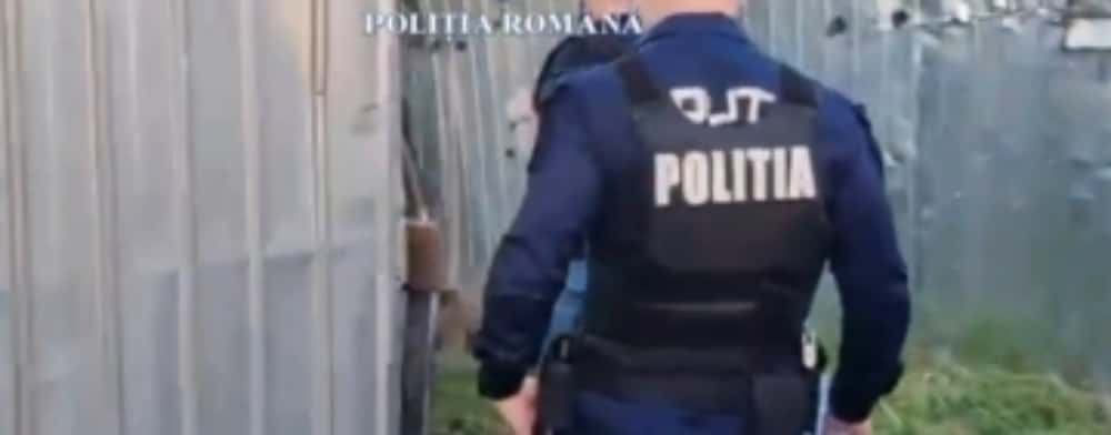 Polițiștii prahoveni au făcut percheziții într-o comună din Dâmbovița, la un suspect de furt calificat