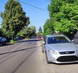 O mămică din Ploiești trage un semnal de alarmă: ”A trebuit să merg pe carosabil cu căruțul cu bebe!”