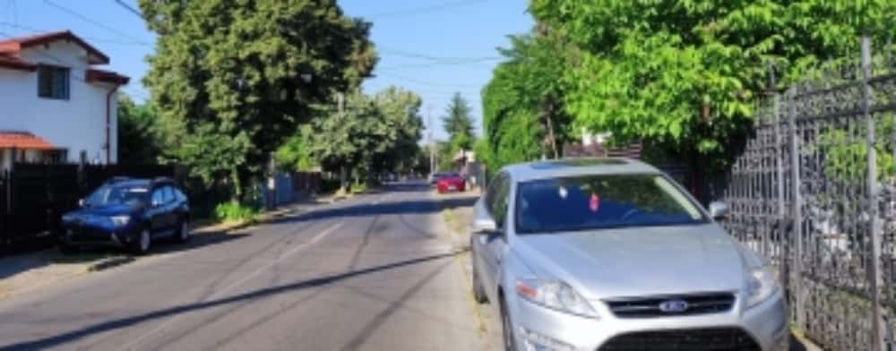 O mămică din Ploiești trage un semnal de alarmă: ”A trebuit să merg pe carosabil cu căruțul cu bebe!”