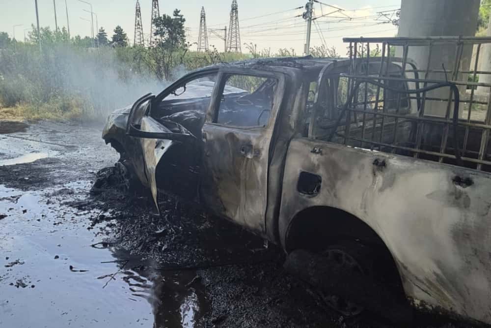 Arde un lan de grâu din apropierea Centurii de Vest a Ploieștiului! Și un autoturism a luat foc, în zona Jumbo