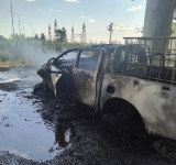 Arde un lan de grâu din apropierea Centurii de Vest a Ploieștiului! Și un autoturism a luat foc, în zona Jumbo