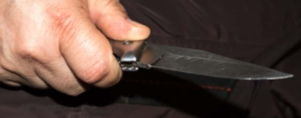 Pensionarul din Prahova care și-a ucis prietenul de pahar cu 77 de lovituri de cuțit a fost condamnat la 20 de ani de închisoare