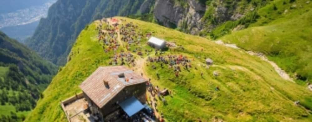 Concertul ”Rapsodiile” ajunge astăzi la Cabana Caraiman. Violonistul Alexandru Tomescu oferă un nou spectacol în vârf de munte!