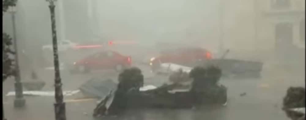 O vijelie puternică a făcut prăpăd la Sinaia! Nordul Prahovei se află sub cod portocaliu de vreme rea