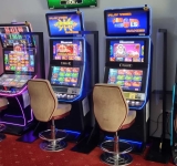 Guvernul Bolojan pasează problema autorizării sălilor de jocuri de noroc în curtea primăriilor