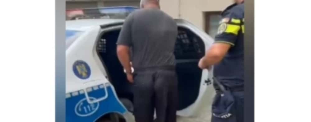 Prahovean arestat după ce a amenințat doi polițiști pe o rețea de socializare