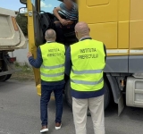 Prefectul Nicodim și subprefectul Tănase, verificări în Poienarii Burchii, unde camioanele cu balast creează disconfort locuitorilor