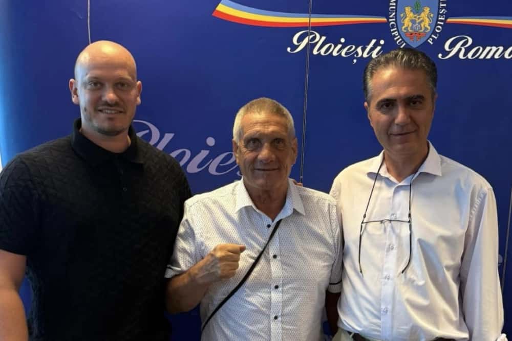 Octavian Sandu, consilier local social-democrat, a votat pentru achiziționarea de către municipalitate a sălii de sport unde antrenează Titi Tudor ”Prosop”