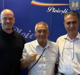 Octavian Sandu, consilier local social-democrat, a votat pentru achiziționarea de către municipalitate a sălii de sport unde antrenează Titi Tudor ”Prosop”