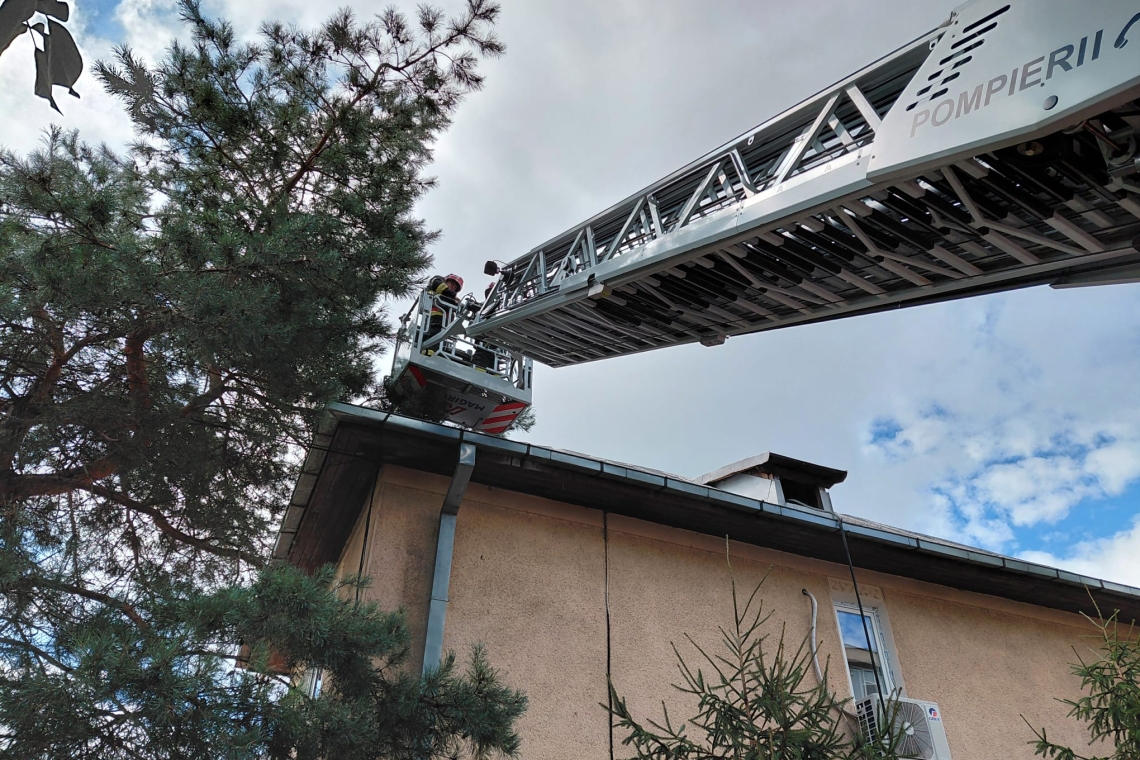 Alertă de incendiu la Primăria Boldești-Scăeni! Zeci de persoane se aflau în interiorul clădirii