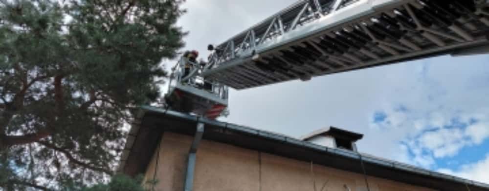 Alertă de incendiu la Primăria Boldești-Scăeni! Zeci de persoane se aflau în interiorul clădirii