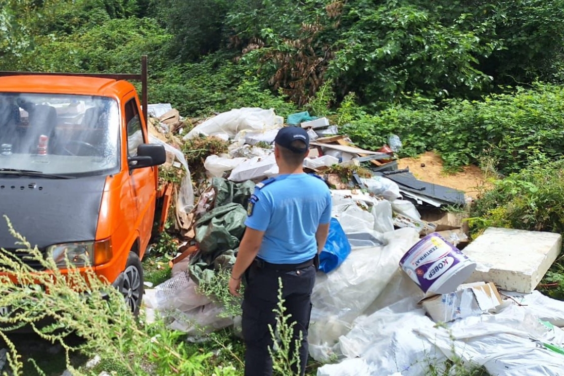 30.000 de lei amendă pentru abandonarea deșeurilor în municipiul Câmpina, în apropierea DN1