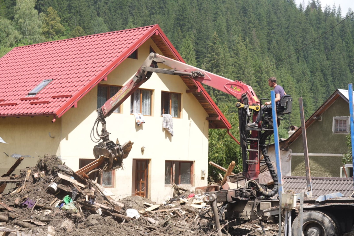 Măsuri de siguranță pentru voluntarii care intervin în zonele afectate de inundații